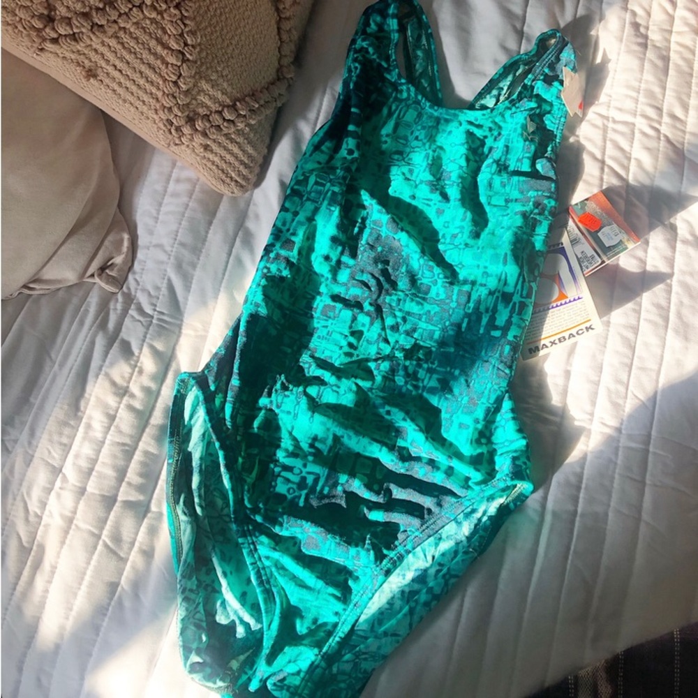 Vintage TYR Virtual Tie-Dye Lycra Maxback Sz 36 Evergreen